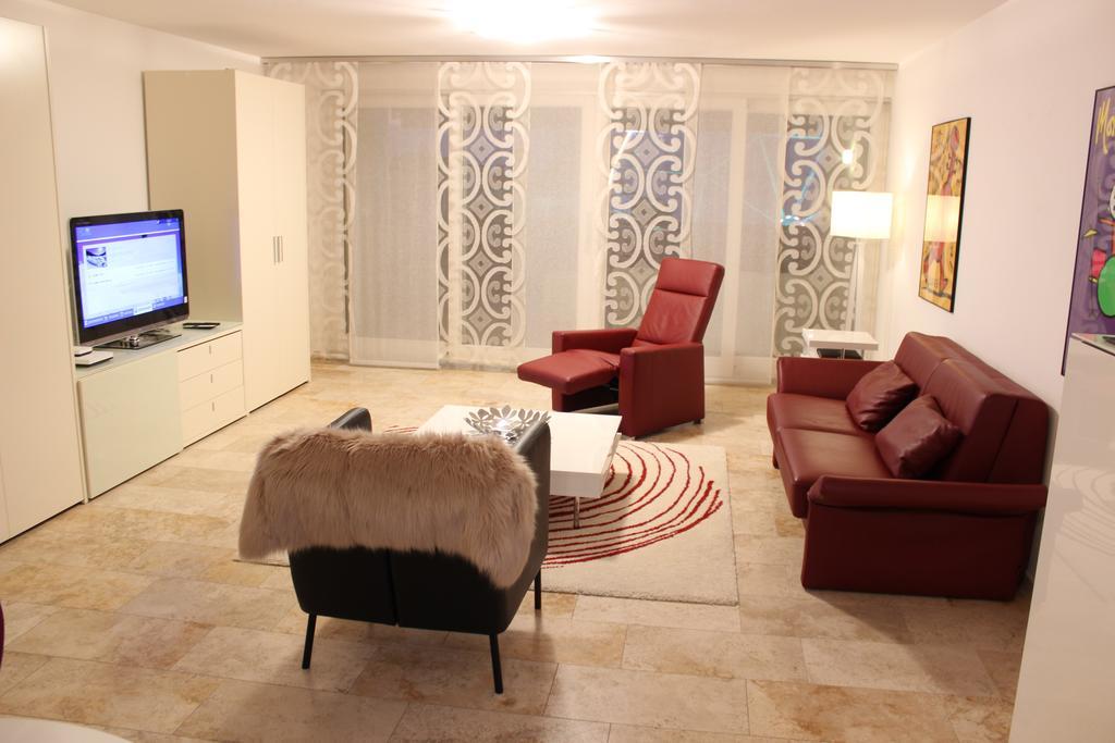 Montreux Lake View Apartments City Centre Екстер'єр фото