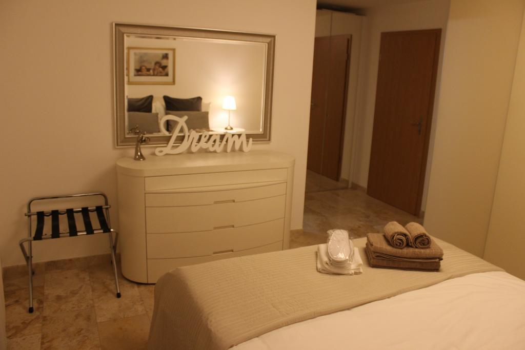 Montreux Lake View Apartments City Centre Екстер'єр фото