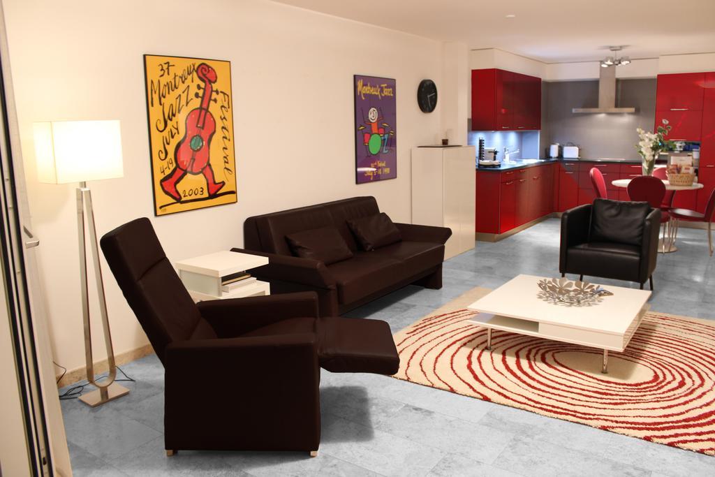 Montreux Lake View Apartments City Centre Екстер'єр фото