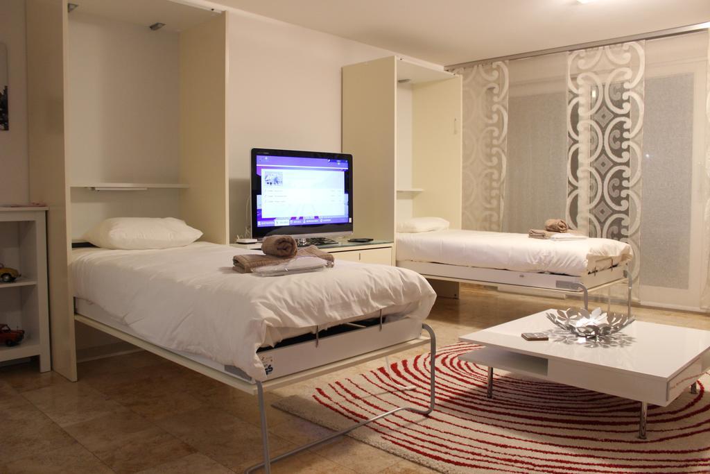 Montreux Lake View Apartments City Centre Екстер'єр фото