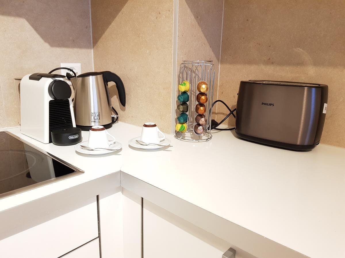 Montreux Lake View Apartments City Centre Екстер'єр фото