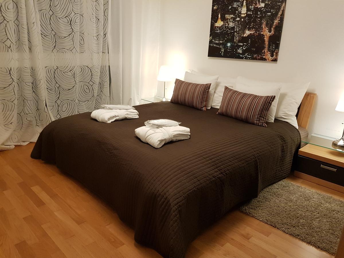 Montreux Lake View Apartments City Centre Екстер'єр фото