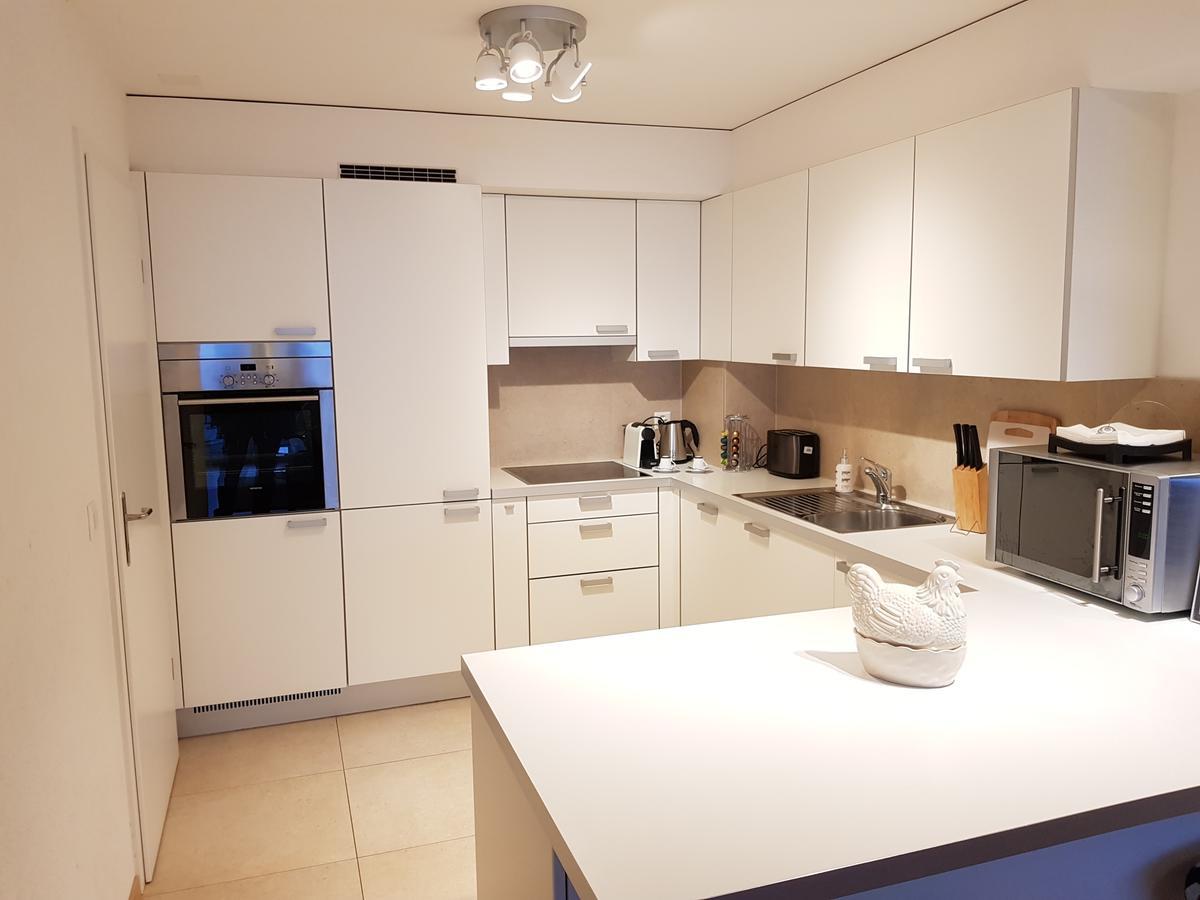 Montreux Lake View Apartments City Centre Екстер'єр фото
