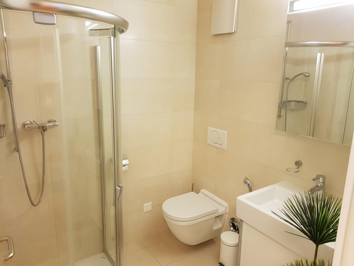 Montreux Lake View Apartments City Centre Екстер'єр фото