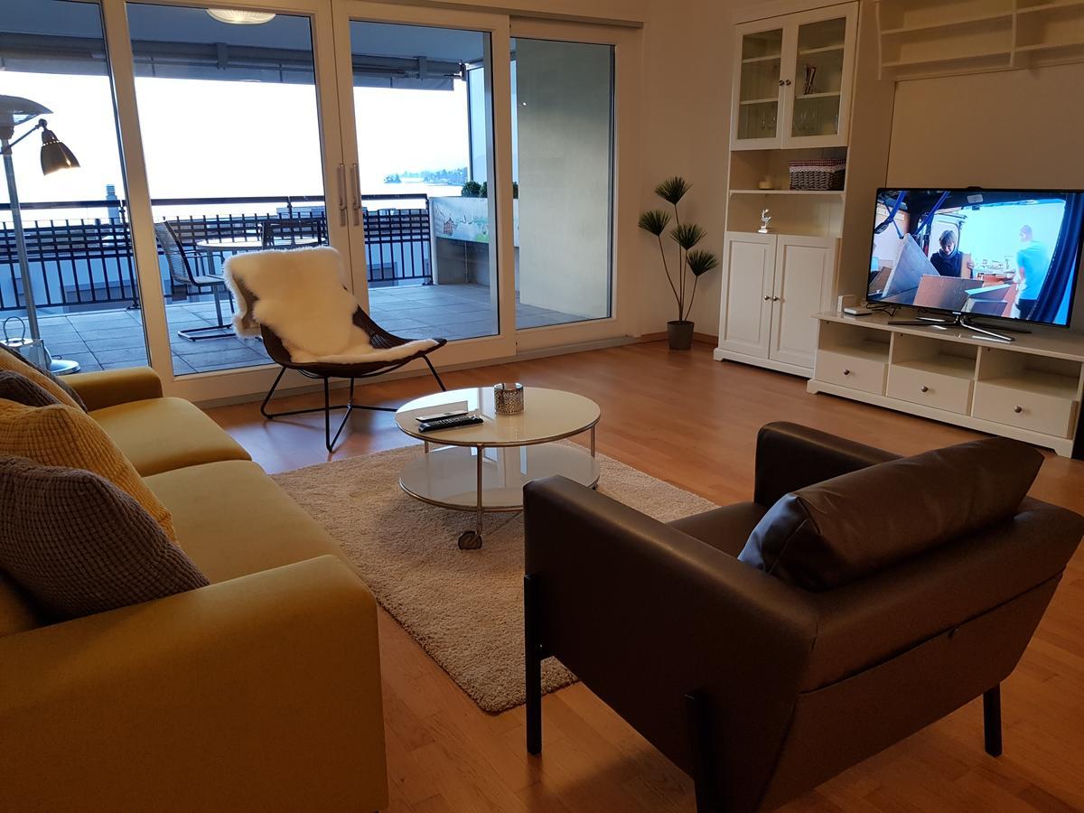 Montreux Lake View Apartments City Centre Екстер'єр фото