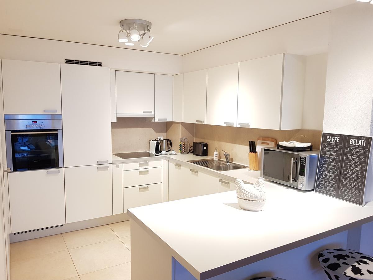 Montreux Lake View Apartments City Centre Екстер'єр фото