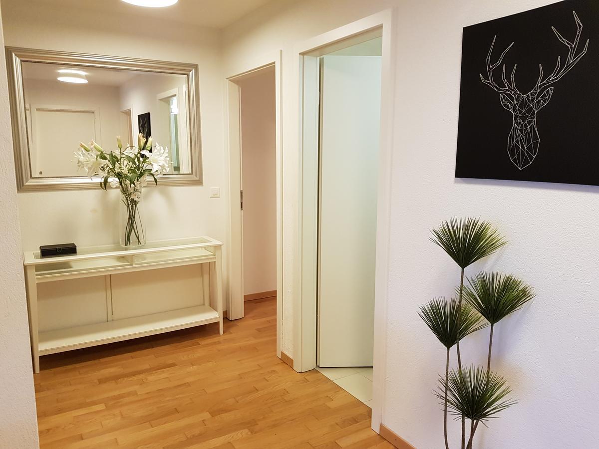 Montreux Lake View Apartments City Centre Екстер'єр фото