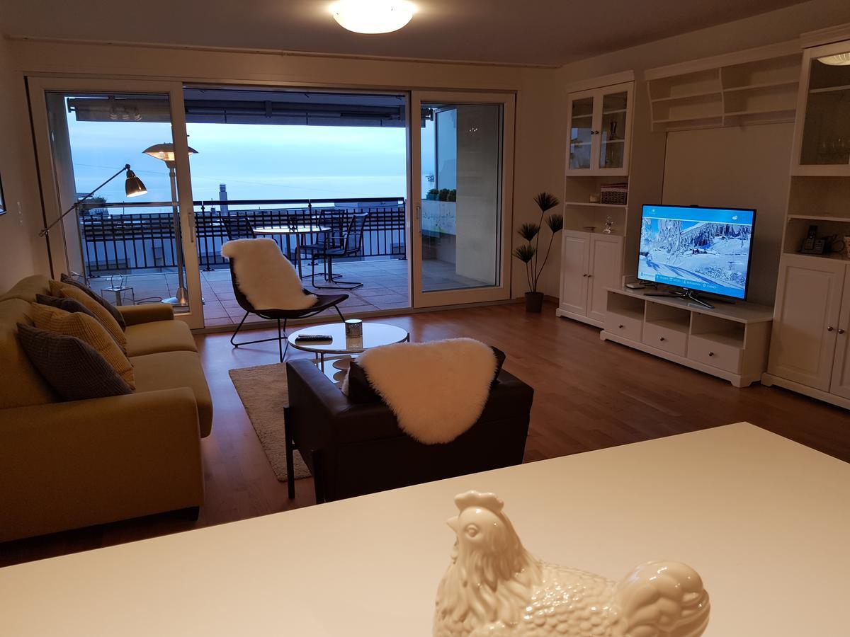 Montreux Lake View Apartments City Centre Екстер'єр фото